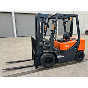 Stivuitor Diesel Doosan 2.5 tone