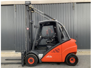 Stivuitor Diesel 3 tone Linde