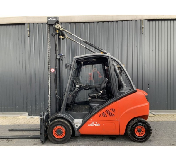 Stivuitor Diesel 3 tone Linde