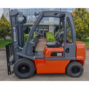 Stivuitor Diesel Nissan 2.5 tone