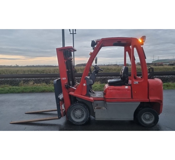 Stivuitor GPL Nissan 2.5 tone