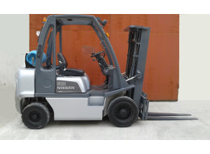 Stivuitor Nissan 2.5 tone GPL