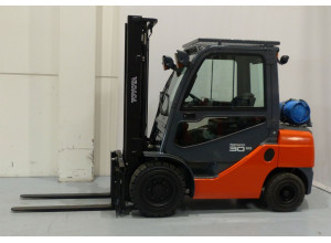 Stivuitor GPL Toyota 3 tone