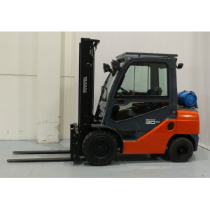 Stivuitor GPL Toyota 3 tone