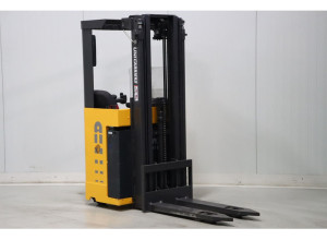 Stivuitor Stacker cu furci laterale Unicarries 1.6 tone
