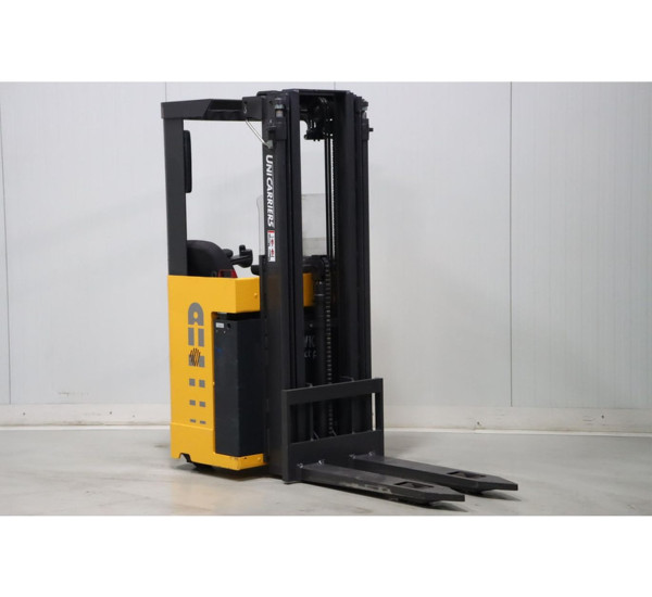 Stivuitor Stacker cu furci laterale Unicarries 1.6 tone